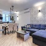 La Casa Di Papa Tatil Evi *